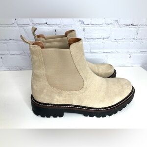Caslon Miller Lug Sole Water Resistant Suede Chelsea Boot Beige Taupe Size 8